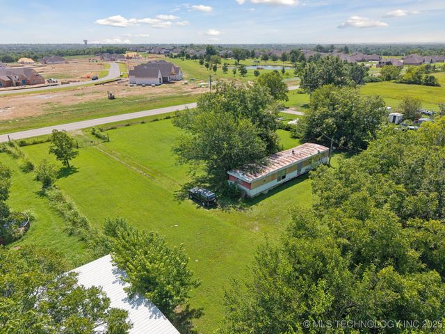 10908 N Memorial Drive E, Owasso, OK 74055