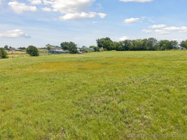 10908 N Memorial Drive E, Owasso, OK 74055