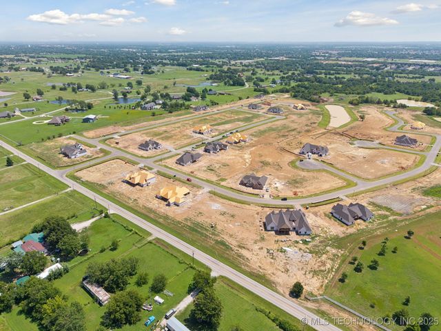 10908 N Memorial Drive E, Owasso, OK 74055