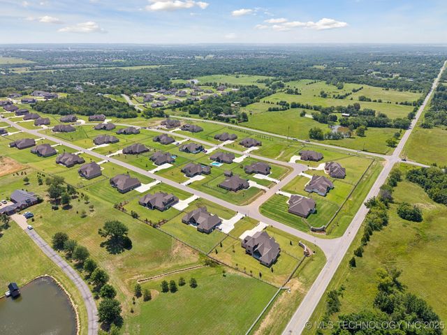 10908 N Memorial Drive E, Owasso, OK 74055