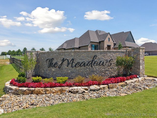 10908 N Memorial Drive E, Owasso, OK 74055