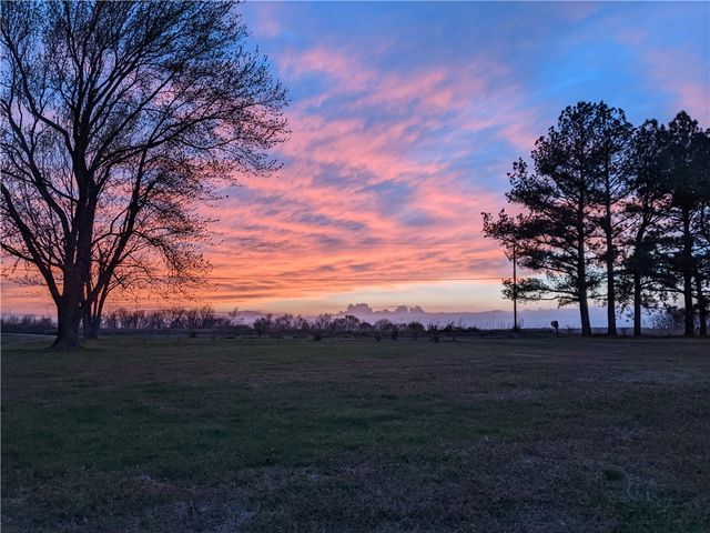 12650 Scates Road, Maysville, AR 72747