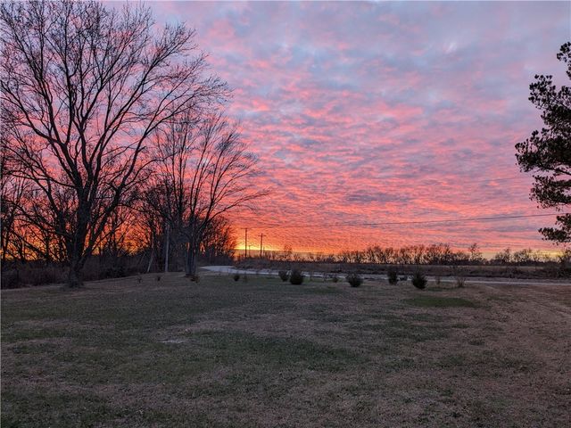 12650 Scates Road, Maysville, AR 72747