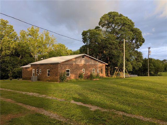12650 Scates Road, Maysville, AR 72747