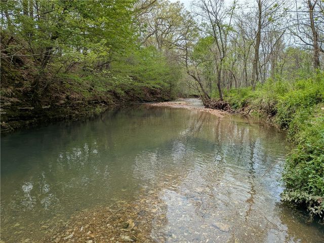 12650 Scates Road, Maysville, AR 72747