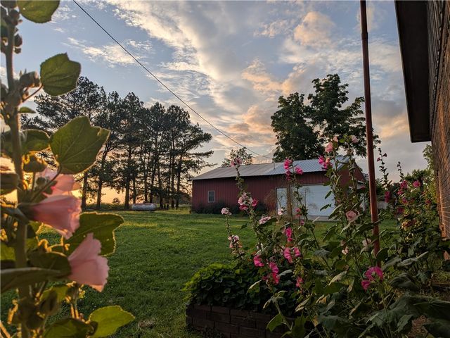 12650 Scates Road, Maysville, AR 72747