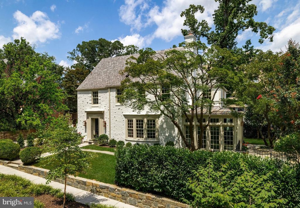 2825 MCGILL TER NW, Washington, DC 20008