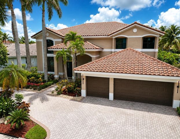 1672 Victoria Pointe Circle, Weston, FL 33327