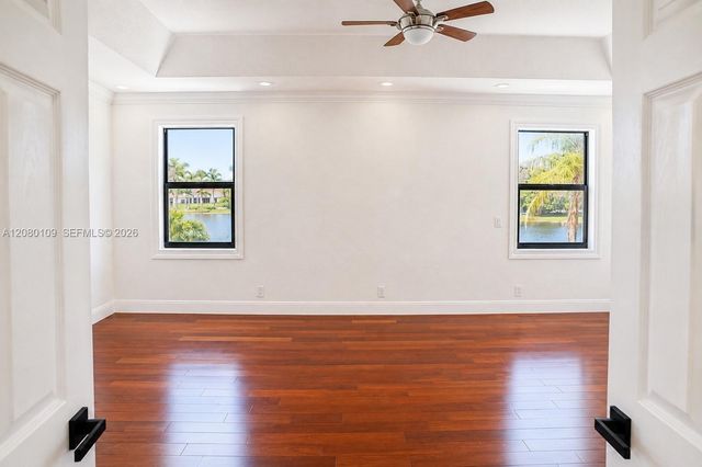 1672 Victoria Pointe Circle, Weston, FL 33327