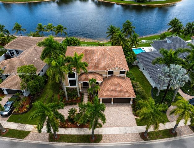 1672 Victoria Pointe Circle, Weston, FL 33327