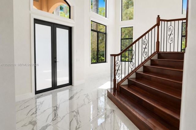 1672 Victoria Pointe Circle, Weston, FL 33327