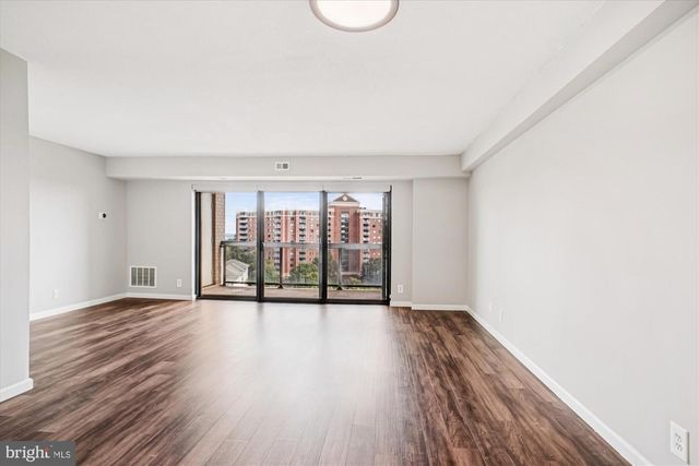 203 YOAKUM PKWY #1002, Alexandria, VA 22304