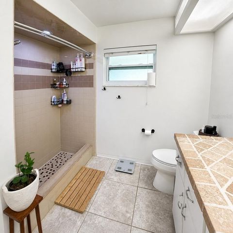 324 42ND AVENUE N, St Petersburg, FL 33703