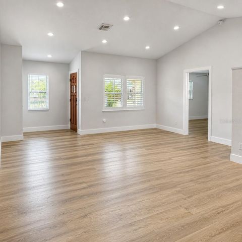 324 42ND AVENUE N, St Petersburg, FL 33703