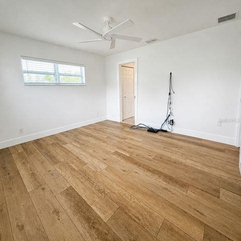 324 42ND AVENUE N, St Petersburg, FL 33703