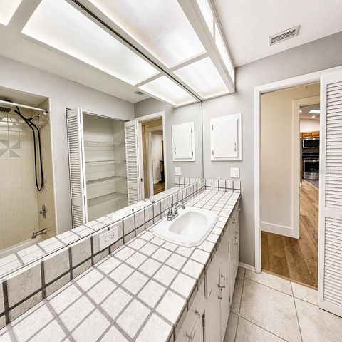 324 42ND AVENUE N, St Petersburg, FL 33703