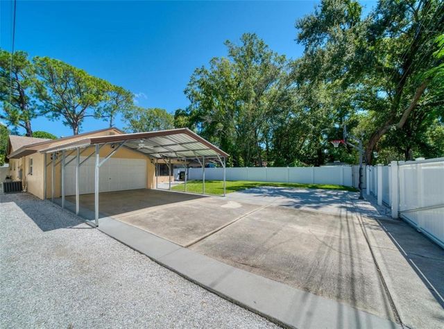 324 42ND AVENUE N, St Petersburg, FL 33703