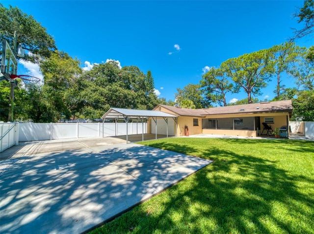 324 42ND AVENUE N, St Petersburg, FL 33703