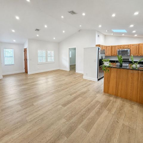 324 42ND AVENUE N, St Petersburg, FL 33703