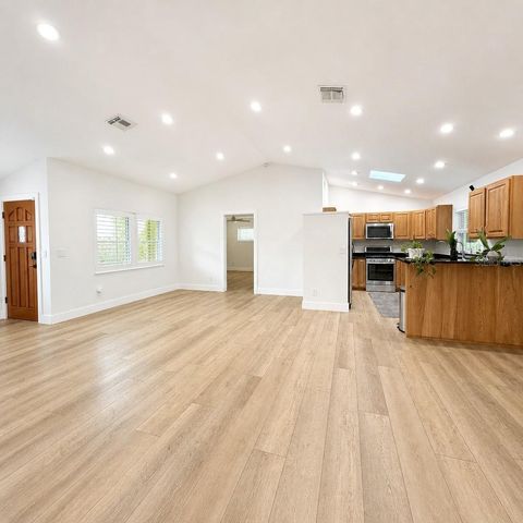 324 42ND AVENUE N, St Petersburg, FL 33703