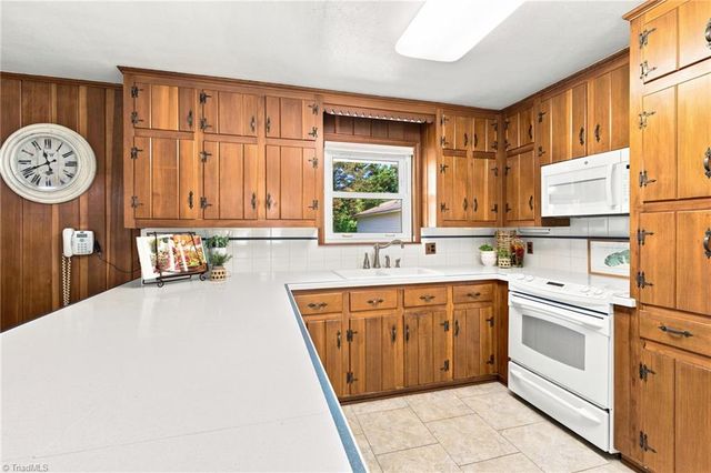 469 Sunset Drive, Winston-salem, NC 27107