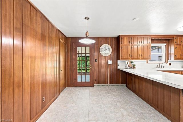 469 Sunset Drive, Winston-salem, NC 27107