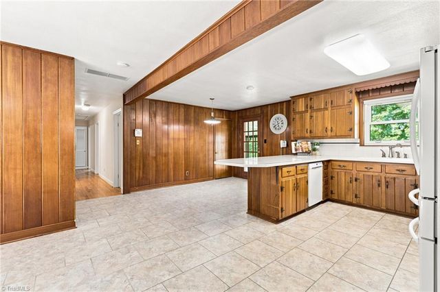 469 Sunset Drive, Winston-salem, NC 27107