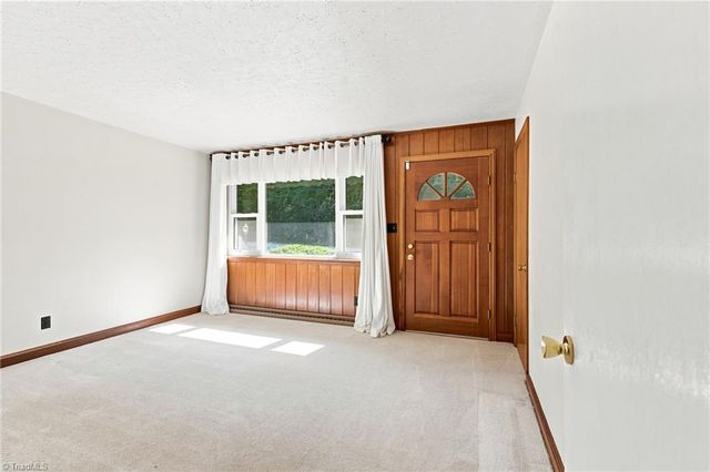 469 Sunset Drive, Winston-salem, NC 27107