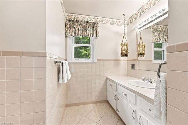 469 Sunset Drive, Winston-salem, NC 27107
