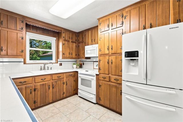 469 Sunset Drive, Winston-salem, NC 27107