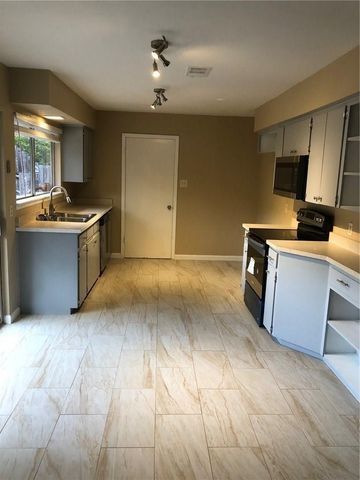 7107 S Brook DR, Austin, TX 78736