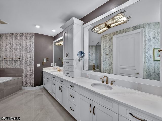 16371 Viansa WAY 201, Naples, FL 34110