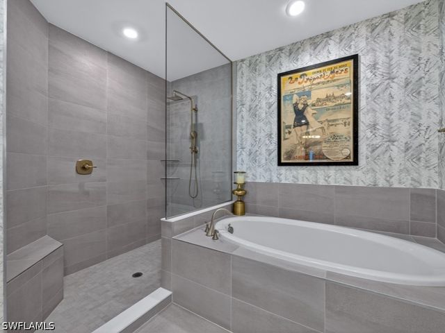 16371 Viansa WAY 201, Naples, FL 34110