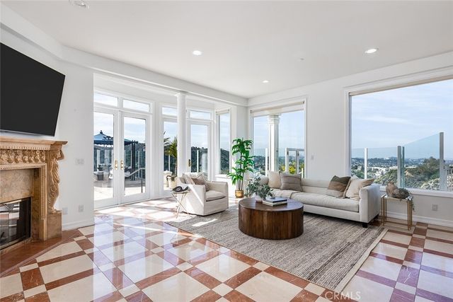 759 Foxkirk, Glendale, CA 91206