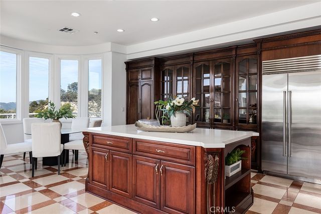 759 Foxkirk, Glendale, CA 91206