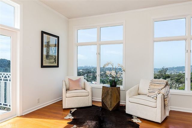 759 Foxkirk, Glendale, CA 91206