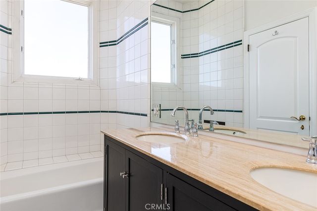 759 Foxkirk, Glendale, CA 91206