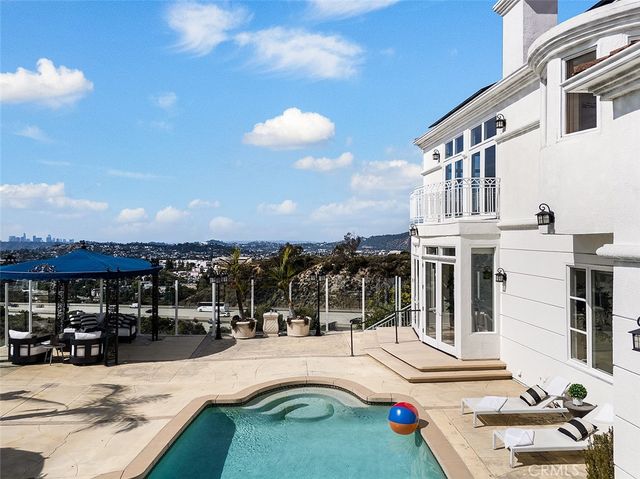 759 Foxkirk, Glendale, CA 91206