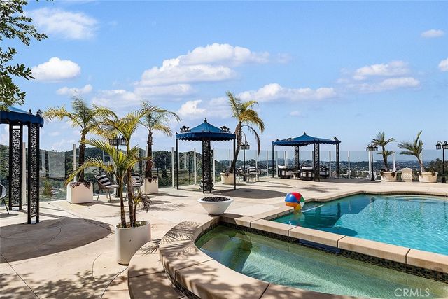 759 Foxkirk, Glendale, CA 91206