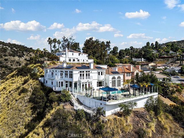 759 Foxkirk, Glendale, CA 91206