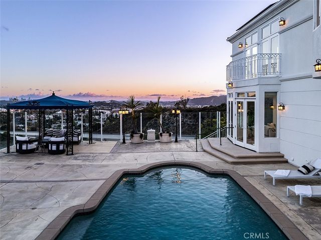 759 Foxkirk, Glendale, CA 91206