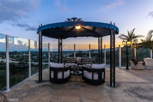 759 Foxkirk, Glendale, CA 91206