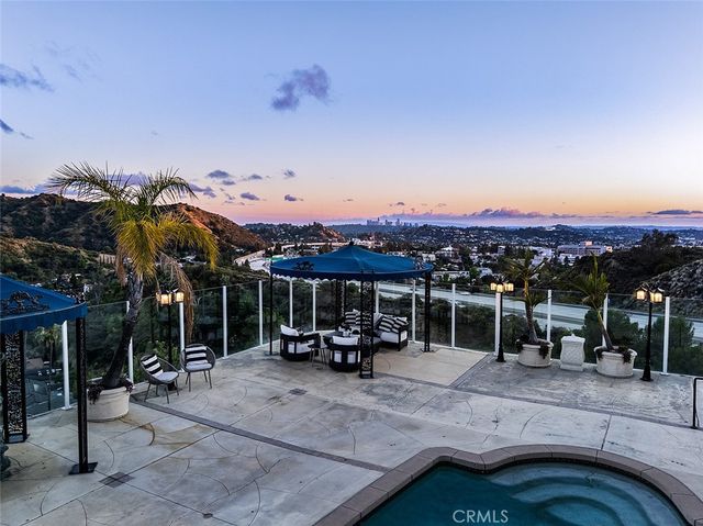 759 Foxkirk, Glendale, CA 91206