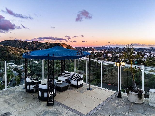 759 Foxkirk, Glendale, CA 91206