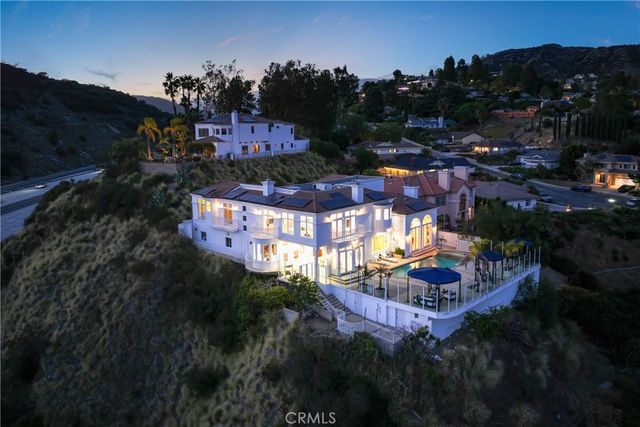 759 Foxkirk, Glendale, CA 91206