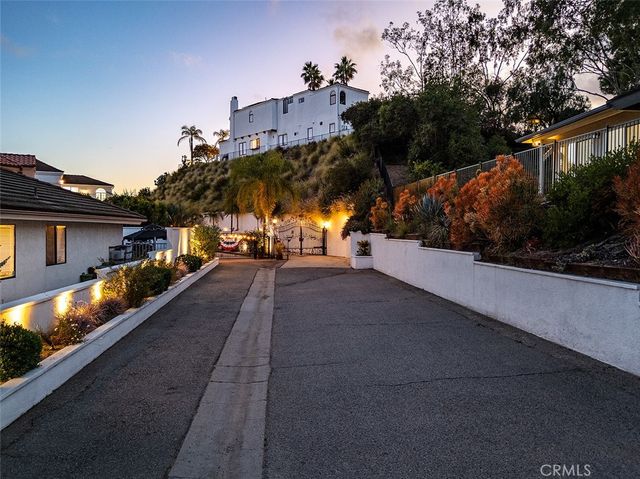 759 Foxkirk, Glendale, CA 91206