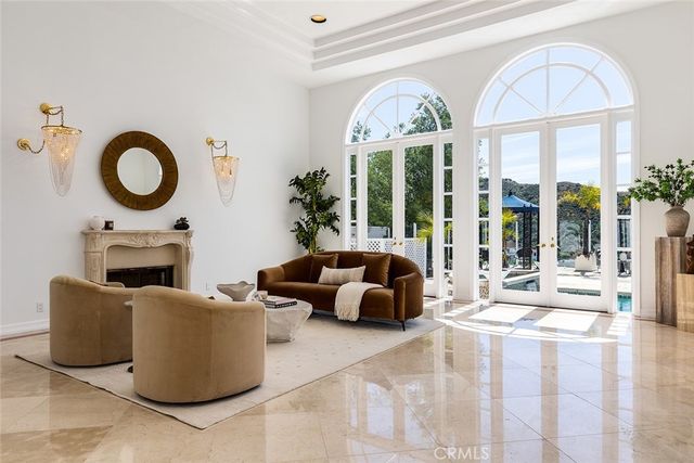 759 Foxkirk, Glendale, CA 91206