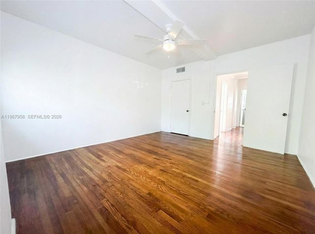 841 W 40th St 2, Miami Beach, FL 33140