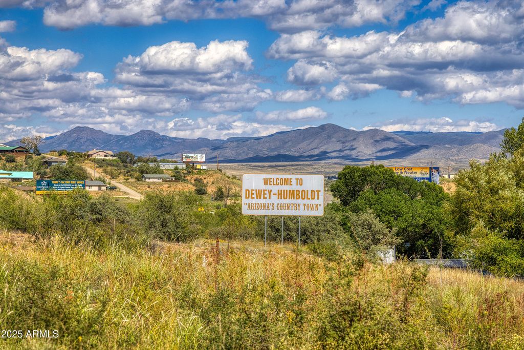Image 1 of property listing at 2862 S STATE ROUTE 69 -- -, Humboldt, AZ 86329