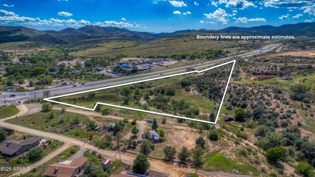 Image 5 of property listing at 2862 S STATE ROUTE 69 -- -, Humboldt, AZ 86329